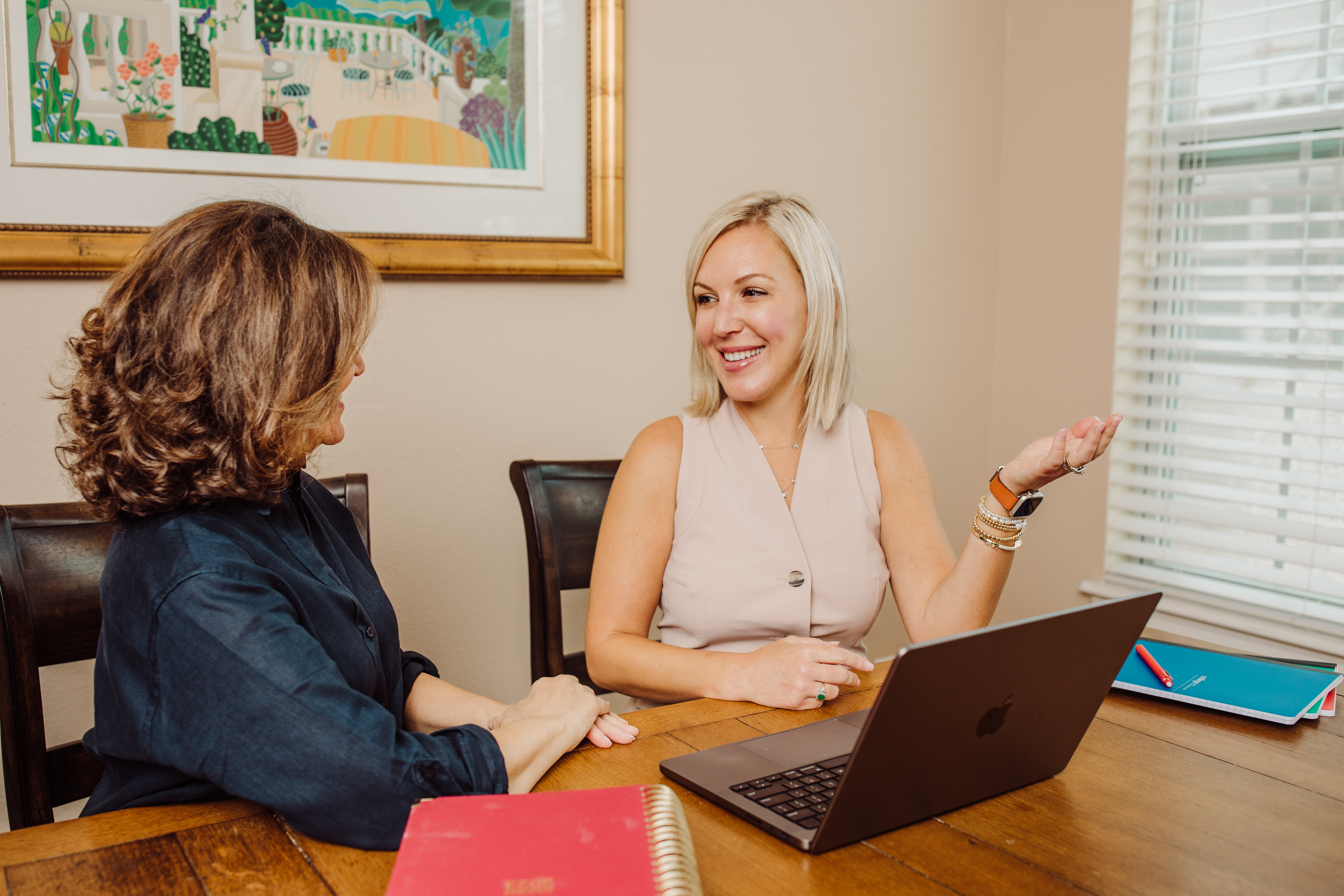 Sharlet Brennan collaborating with a B2B tech client on content marketing strategy